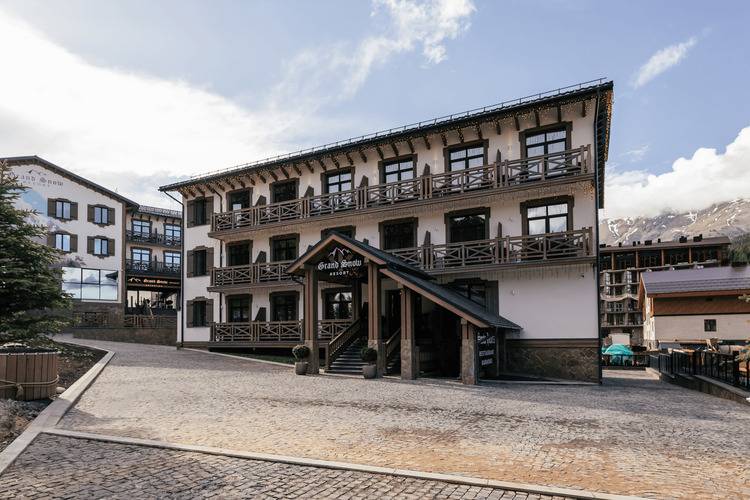 Grand Snow Resort (Гранд Сноу Резорт)