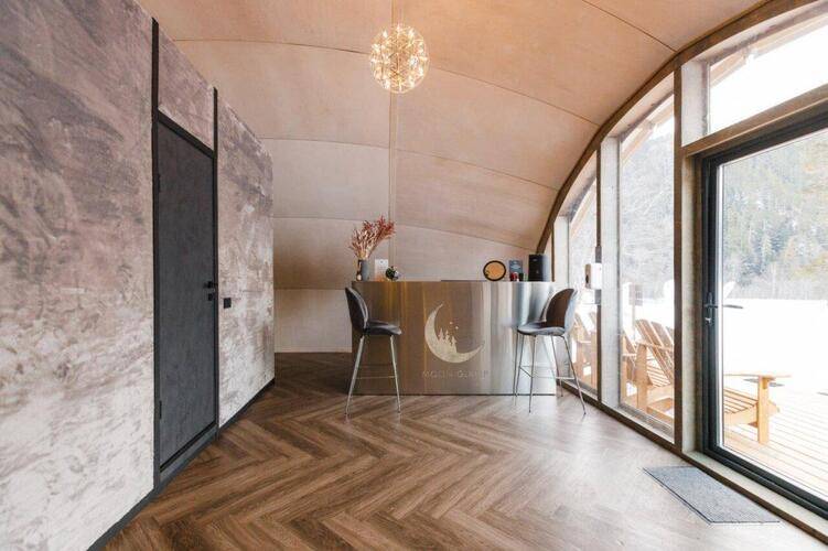 Moon Glamp (Мун Глэмп)