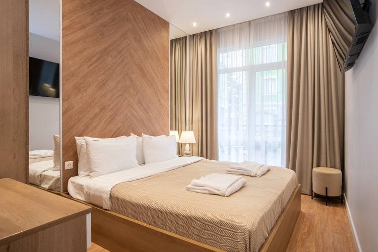 Апартаменты Red Apartments Арт Лайт Сити Апартамент Холидей