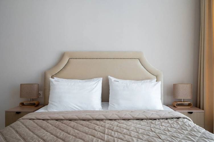 Апартаменты Red Apartments Арт Лайт Сити Апартамент Шарль