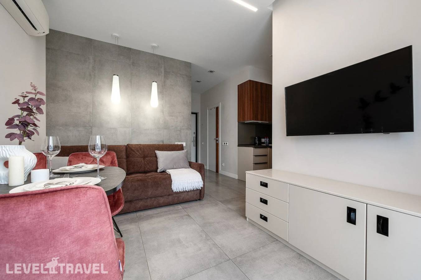 фотографии отеля Апартаменты Red Apartments Арт Лайт Сити Апартамент Мигель в Россия(Сириус) - фото №2