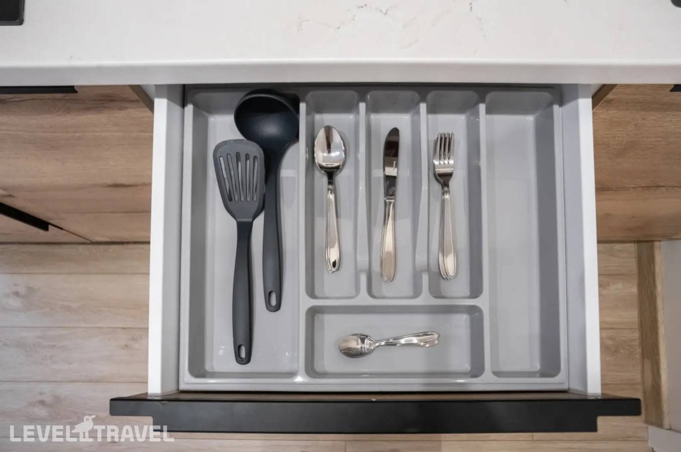 фотографии отеля Апартаменты Red Apartments Арт Лайт Сити Апартамент Джованни в Россия(Сириус) - фото №24