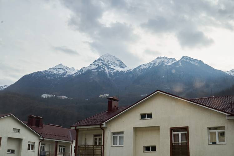 Апартаменты Семейные С Видом На Массив Горы Аибга — фото 16