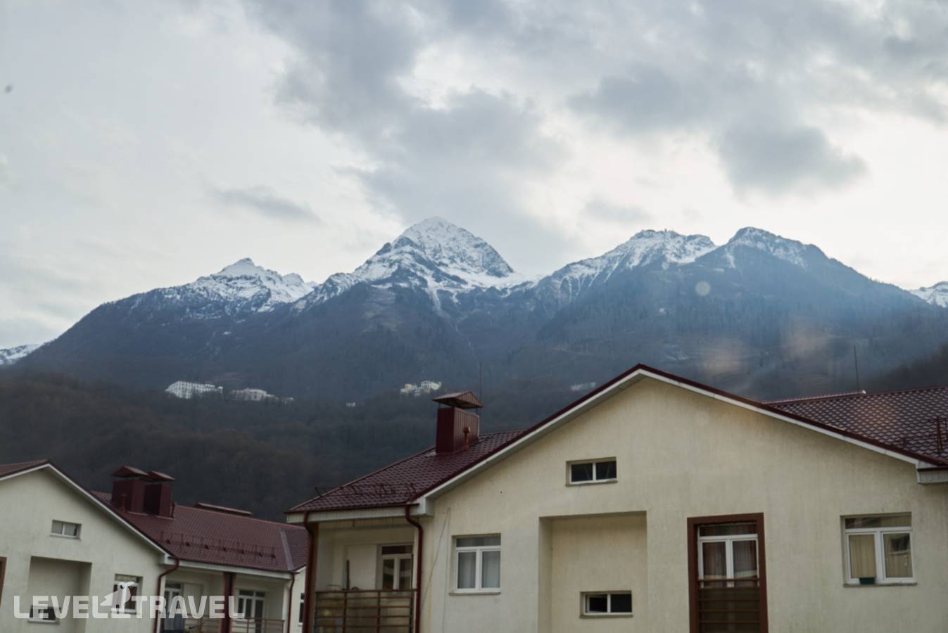 фотографии отеля Апартаменты Семейные С Видом На Массив Горы Аибга в Россия(Эсто-Садок) - фото №16