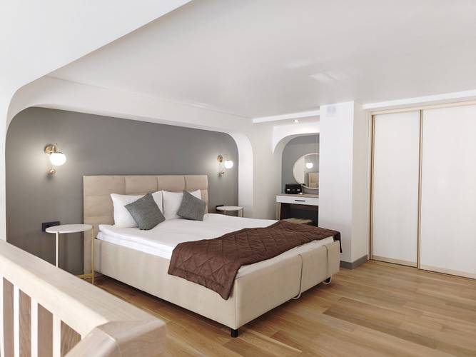 Жить В Горах На Листопадной 17 — фото 3