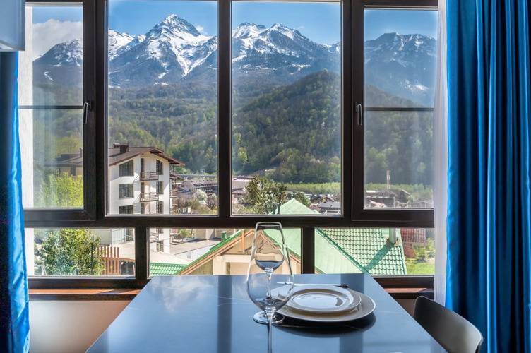 Апартаменты Red Apartments Листопадная Альпина