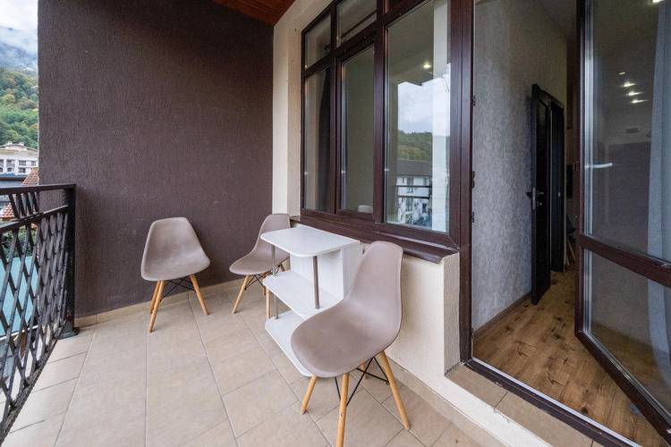 Квартира Уютная В Центре Эсто-Садка С Террасой И Шикарным Видом На Горы