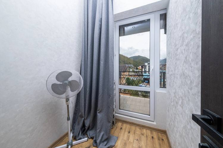 Квартира Уютная В Центре Эсто-Садка С Террасой И Шикарным Видом На Горы