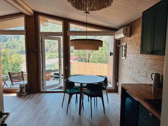 Частный Дом Тишина В Горах С Горячей Купелью На Берегу Живописной Реки