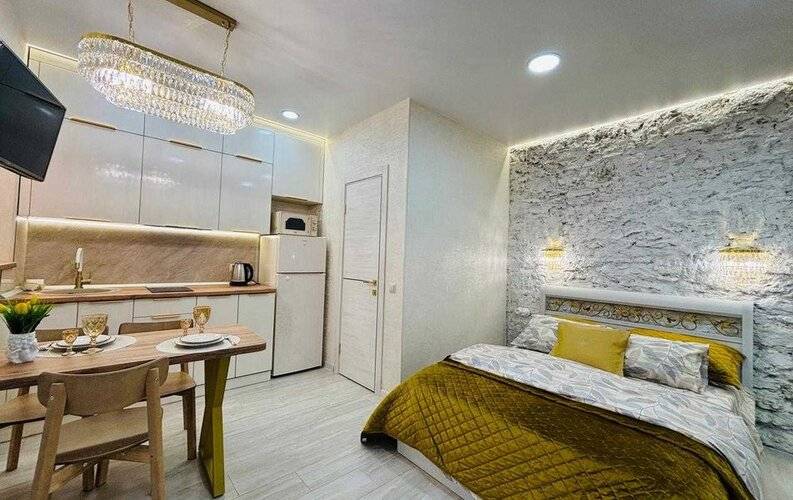 На Анисимова 8