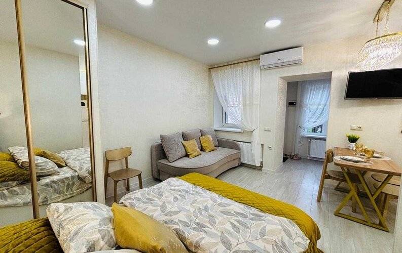 На Анисимова 8