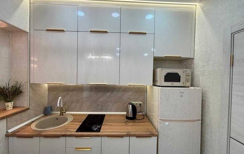 На Анисимова 8