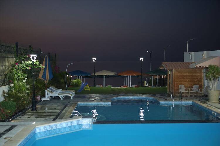 Tiba Rose Plaza
