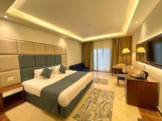 Ivy Cyrene Island Hotel