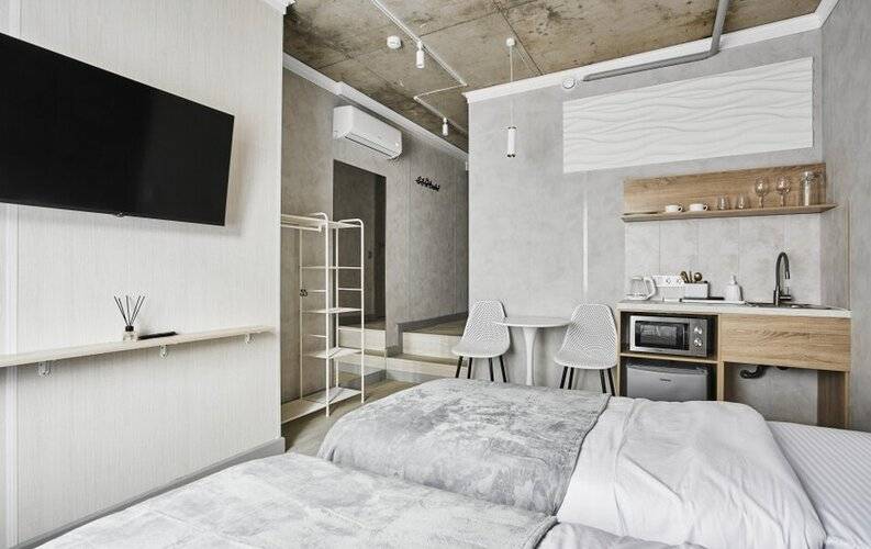 Kumo Hotel