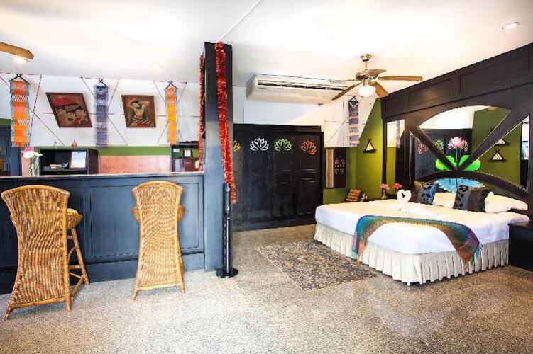 Kelly's Residency