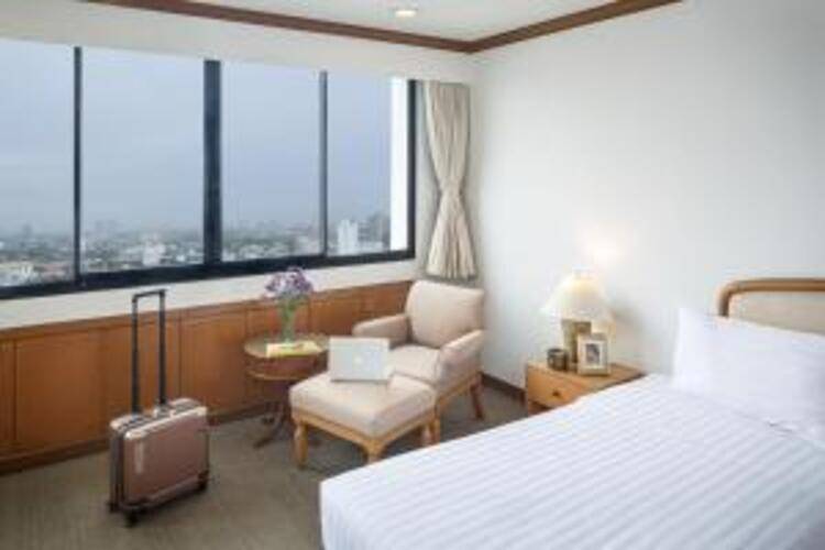 Riverine Place Hotel And Residence