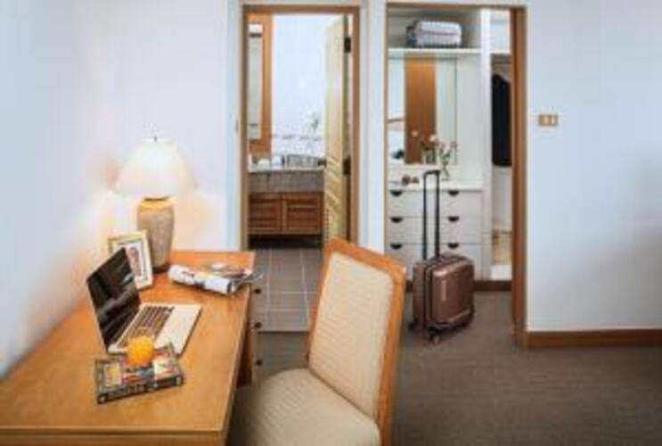 Riverine Place Hotel And Residence