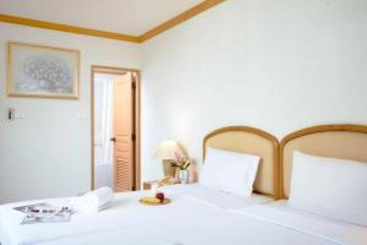 Riverine Place Hotel And Residence