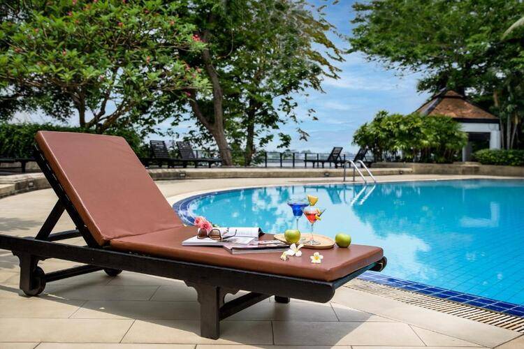 Riverine Place Hotel And Residence