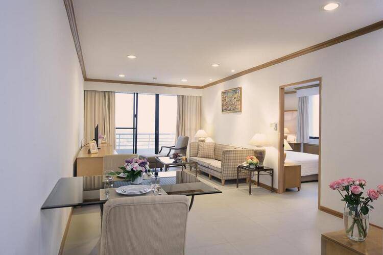 Riverine Place Hotel And Residence