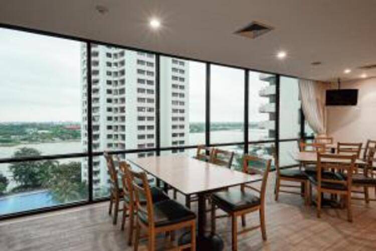 Riverine Place Hotel And Residence