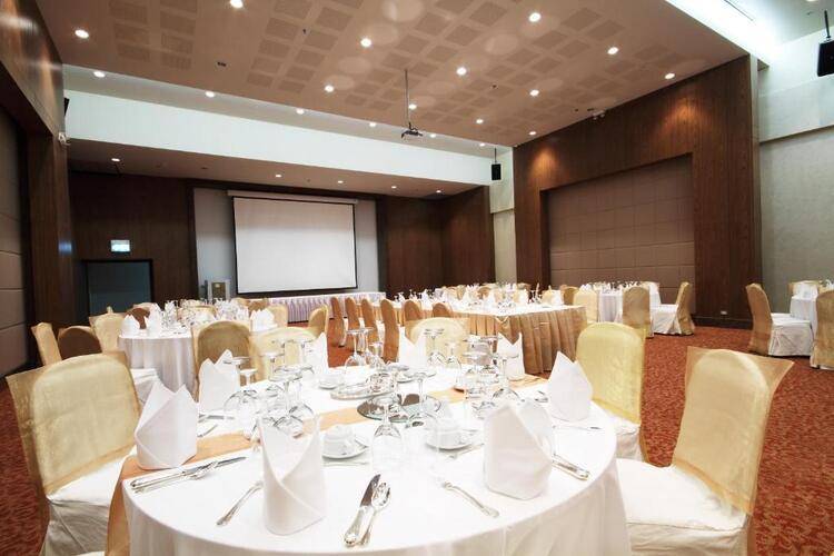 Centara Life Government Complex Hotel & Convention Centre Chaeng Watthana