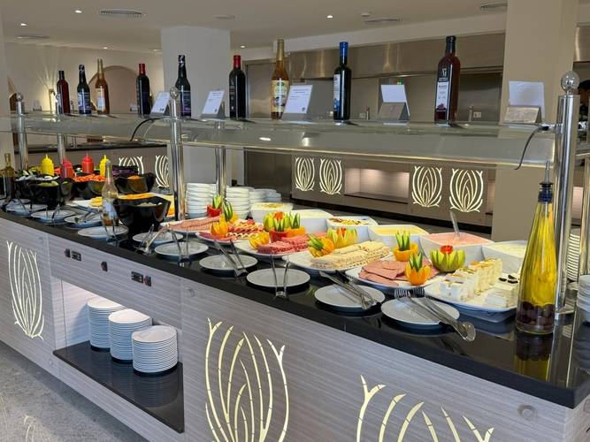 WB TRAVEL Dreams Vacation Resort