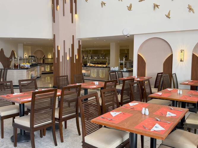 WB TRAVEL Dreams Vacation Resort