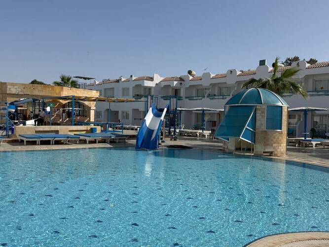 WB TRAVEL Dreams Vacation Resort