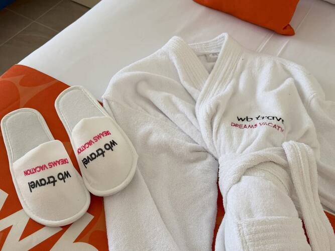 WB TRAVEL Dreams Vacation Resort