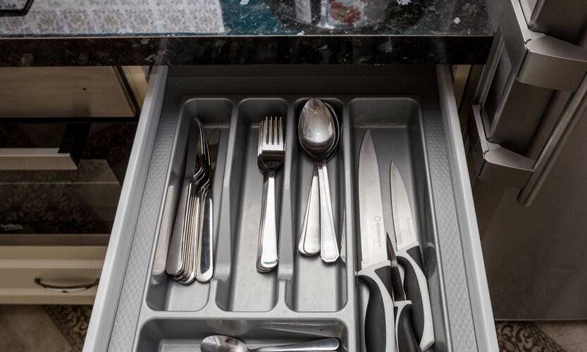 Na Esaulenko 4/6 (На Есауленко 4/6)