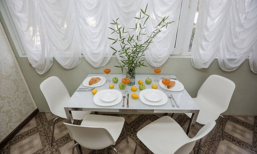 Na Esaulenko 4/6 (На Есауленко 4/6)