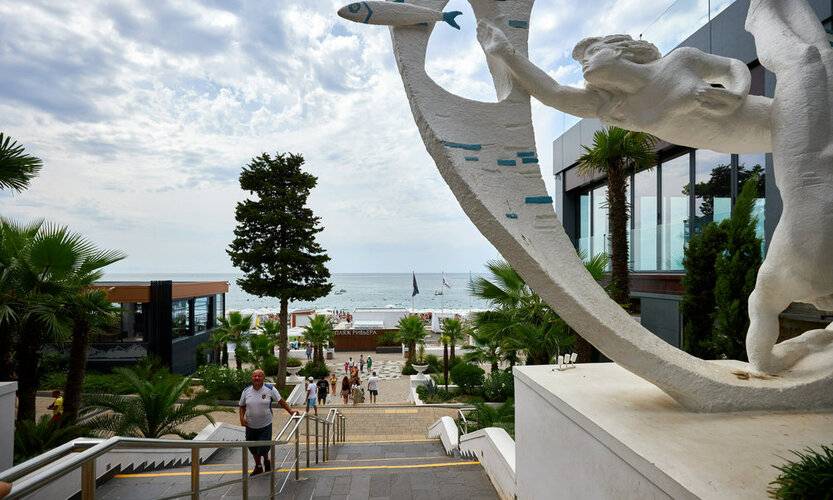 Na Tsiurupy 4b (На Цюрупы 4б)