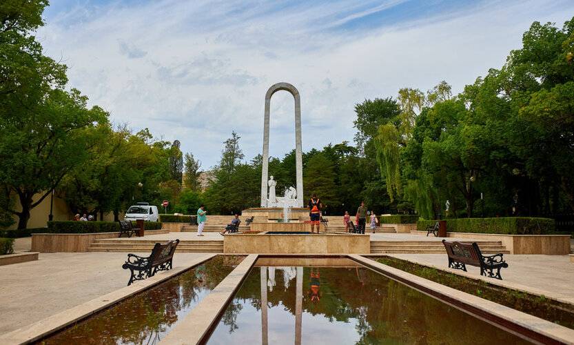 Na Tsiurupy 4b (На Цюрупы 4б)