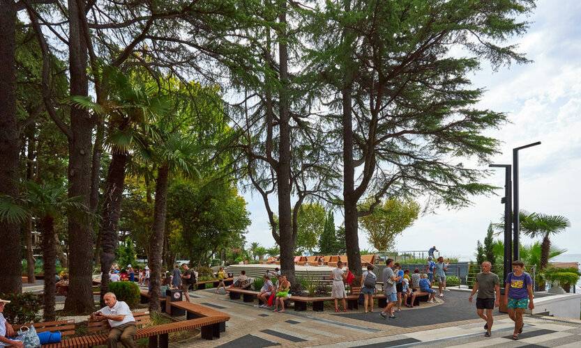 Na Tsiurupy 4b (На Цюрупы 4б)