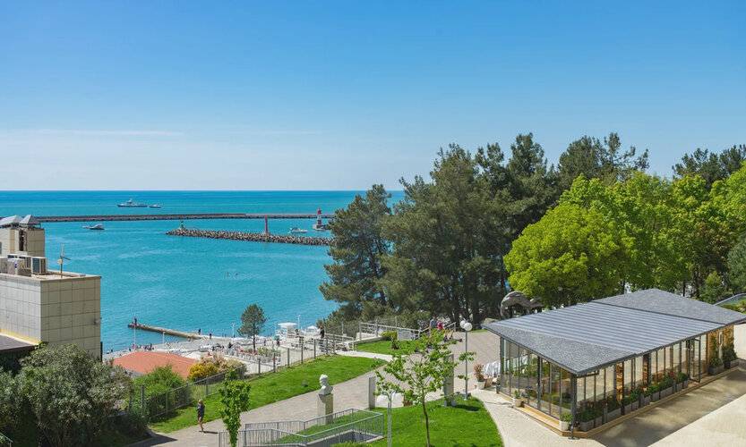 На Орджоникидзе 11/1