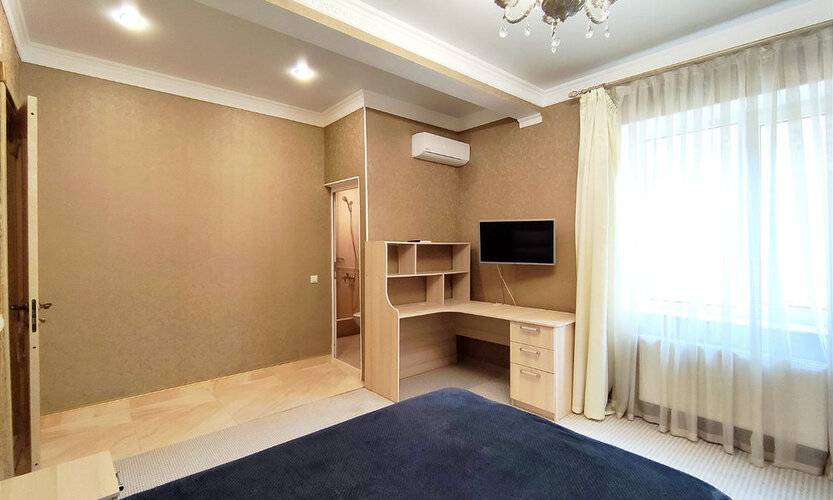 На Просвещения 85б