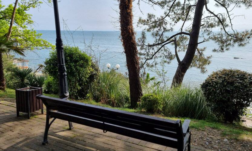 На Черноморской 6