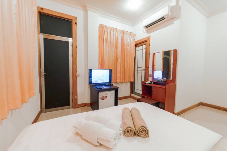 Holiday Mathiveri Inn