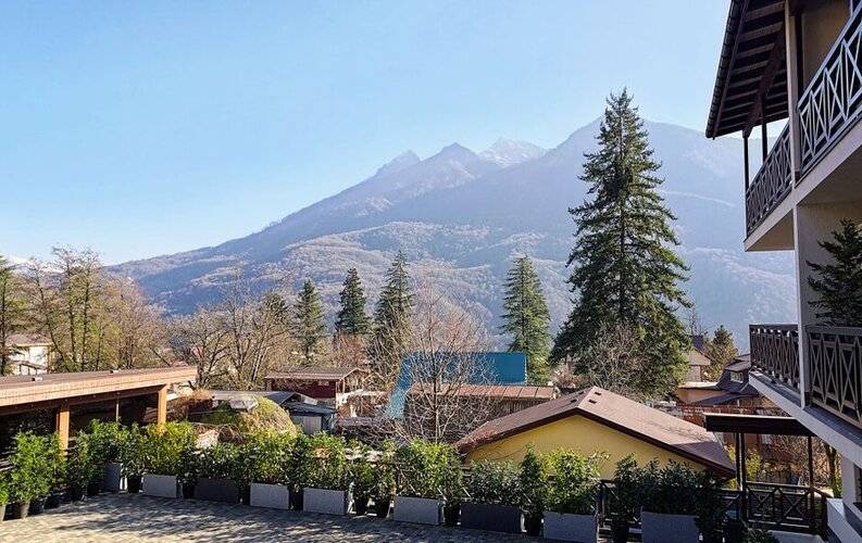 Жить В Горах На Ачишховской 10