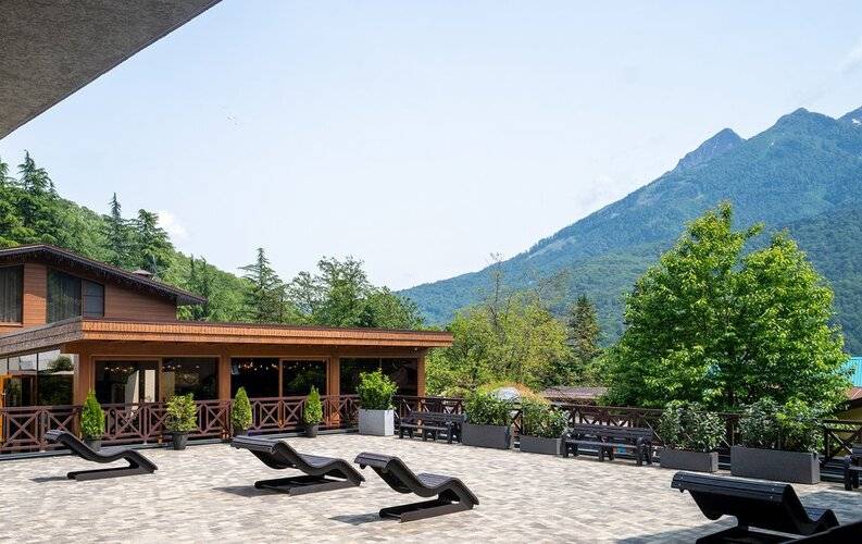 Жить В Горах На Ачишховской 10