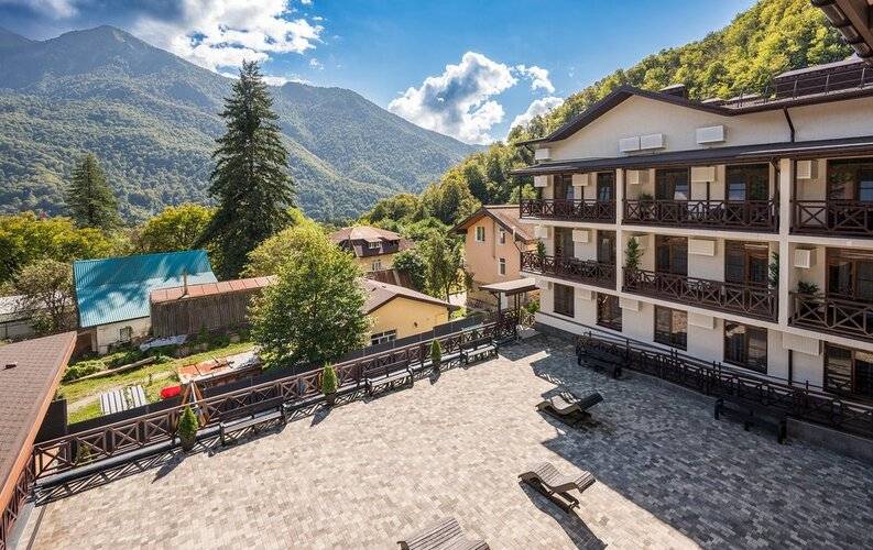 Жить В Горах На Ачишховской 10