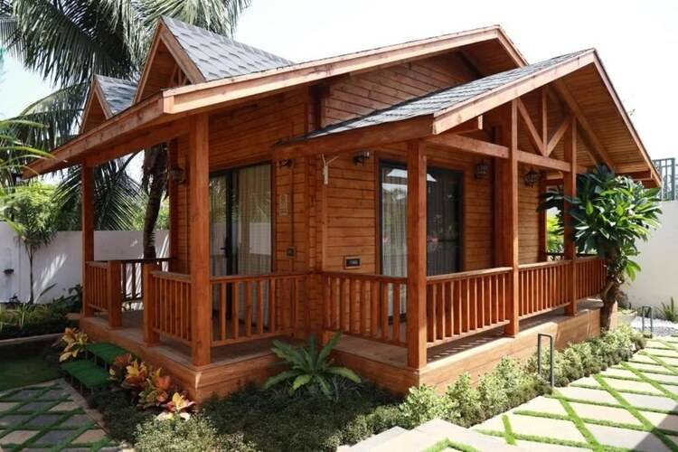 Foxoso Aaristo Baga Beach Resort