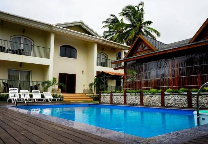 Foxoso Aaristo Baga Beach Resort