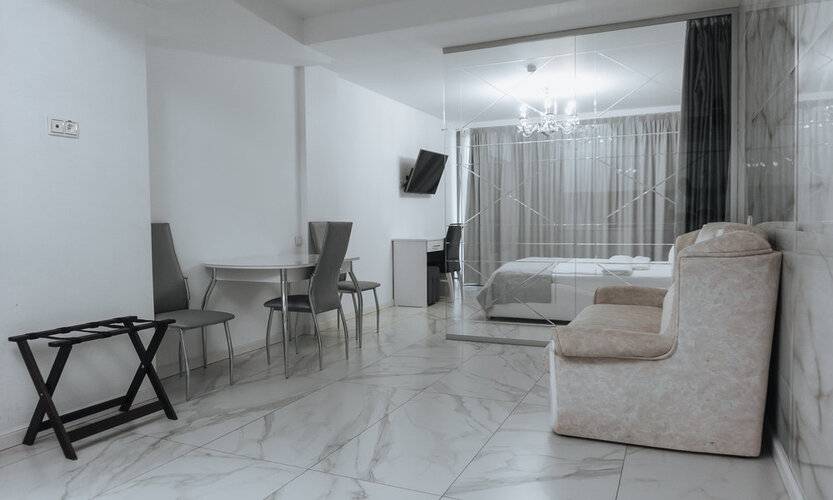 В Морском Переулке 1/1б