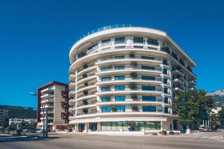 Iberostar Waves Slavija 5★, Будва