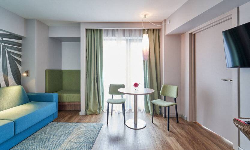 На Ленинградской 7а