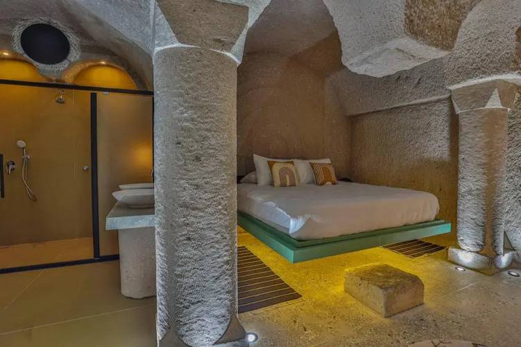 Eka Cave Maison