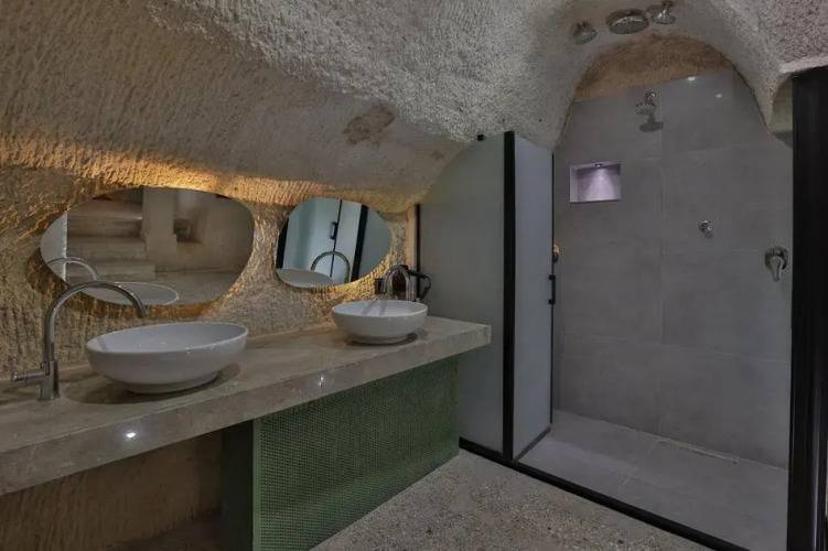 Eka Cave Maison
